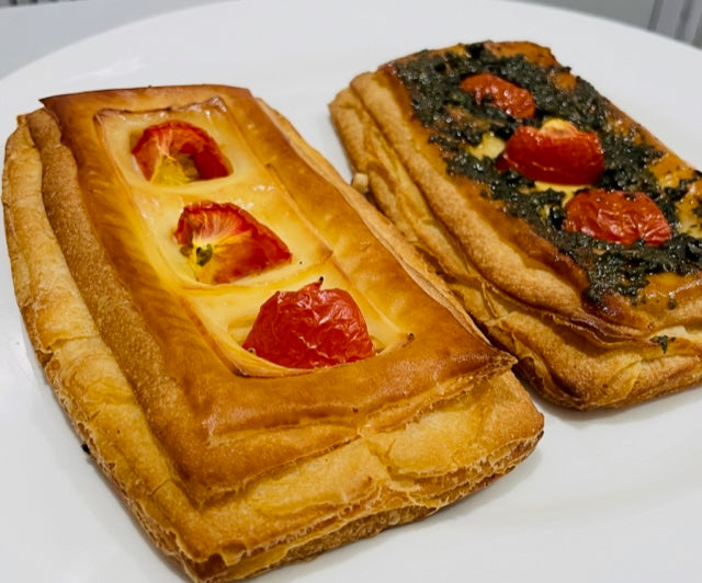 Three cheese and tomato croisstata (plain)
