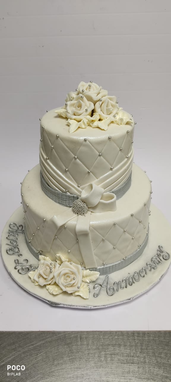 Double tier anniversary cake OC27