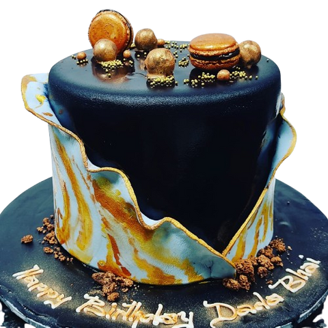 Black fondant macaron cake OC5